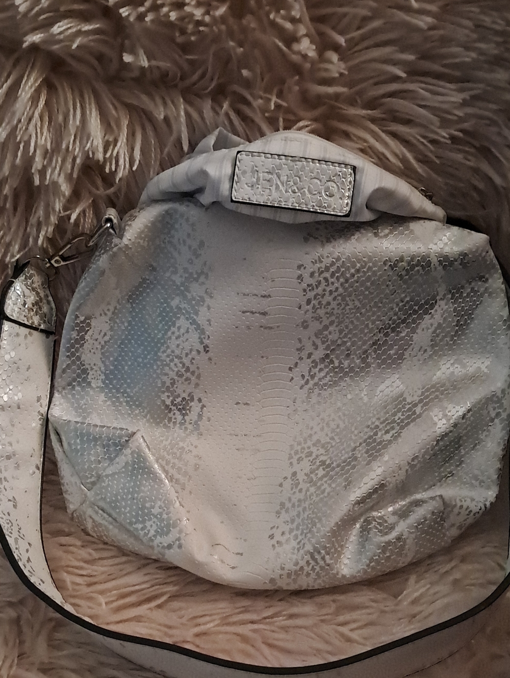 White Snakeskin-Texture Crossbody Bag - Elegant Everyday Carry